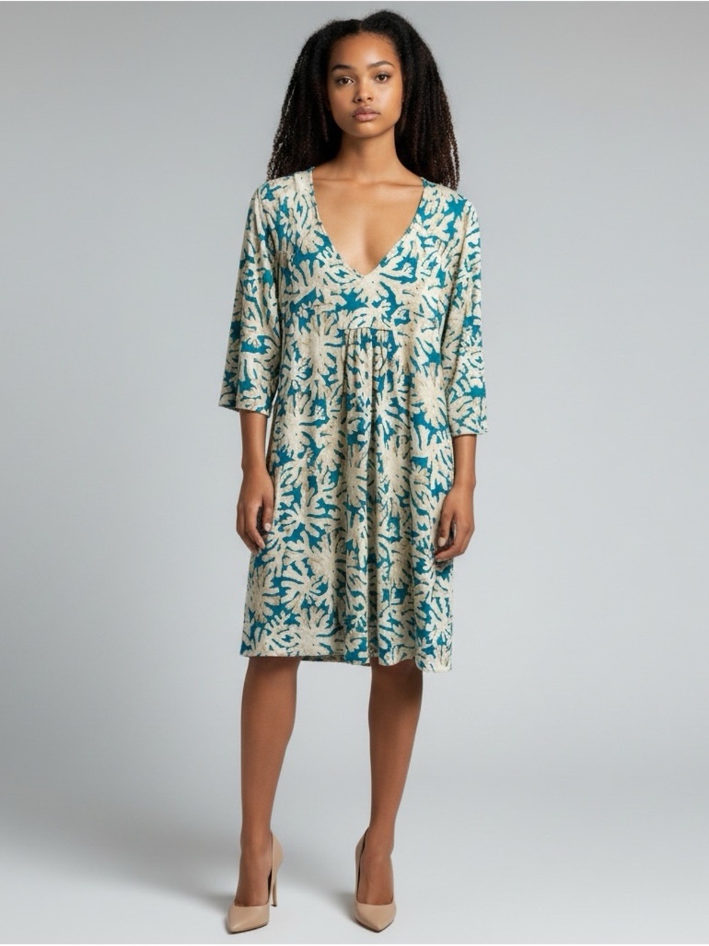 Diane Von Furstenberg Teal and Cream Abstract Silk dress size 4 silk